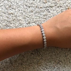 Adjustable silver bracelet